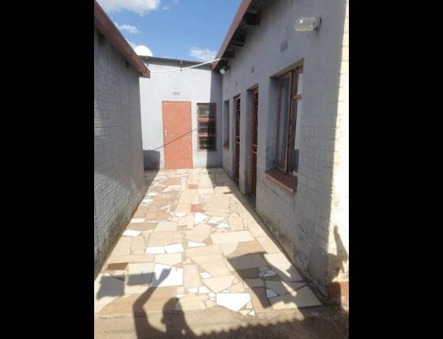 2 BEDROOM HOUSE FOR SALE IN DOBSONVILLE
